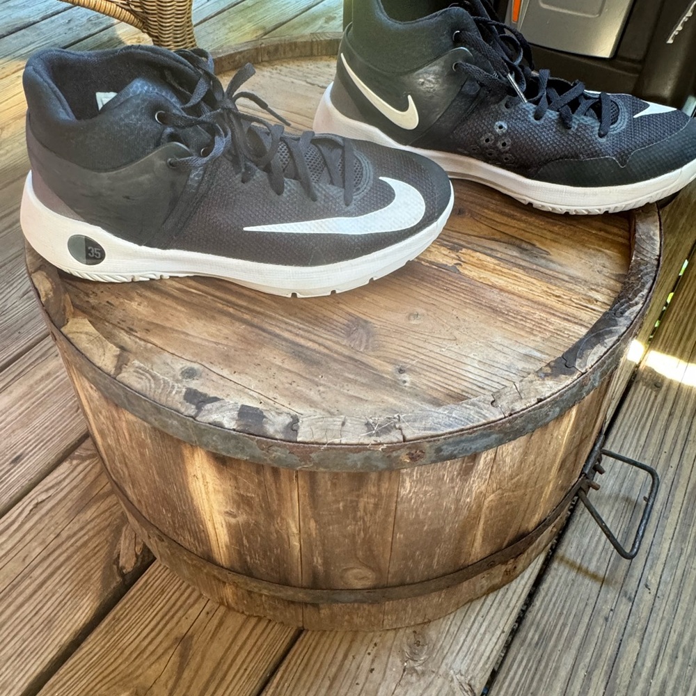 Youth size 6 Nike